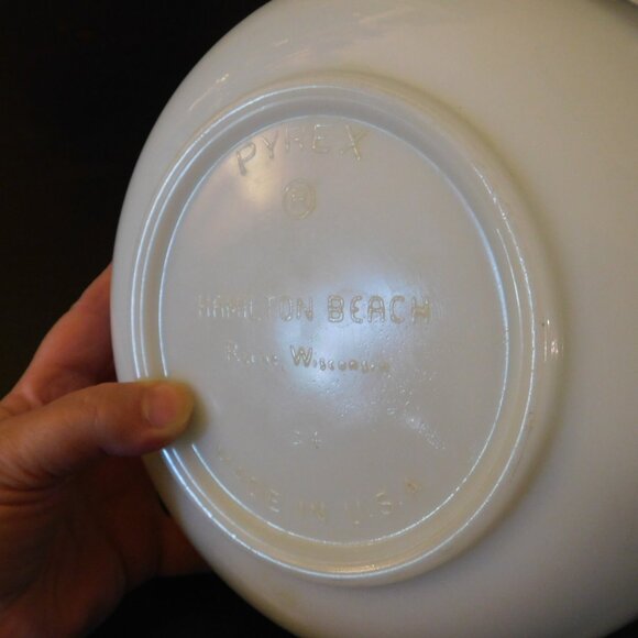 Hamilton Beach Original Milk Glass Bowls with Beaters and Recipe book - Picture 11 of 13